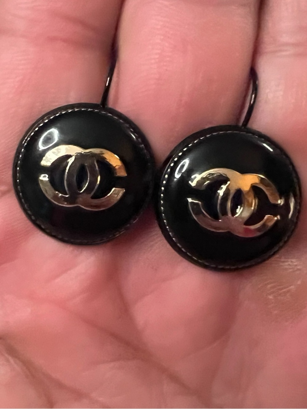 👠Chanel Authentic Black and Gold Dangle Earrings 👠